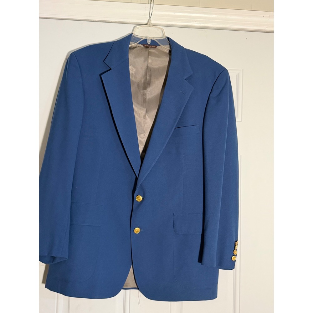 Vintage Tailored in USA Blue Blazer Sport Coat Gold Crest Buttons 1841 Lion